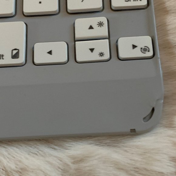 ZAGG Book Keyboard and Case‎ for iPad mini 2 or 3 White Silver - Picture 9 of 13